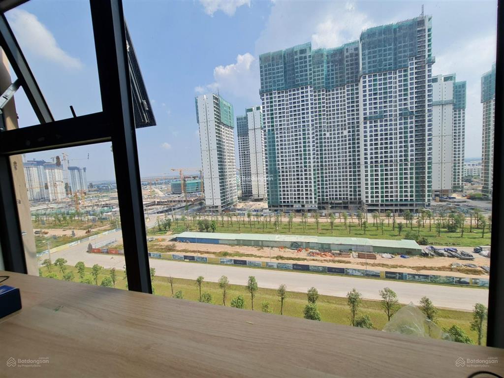 Chủ nhà gửi bán gấp căn hộ góc 3pn vinhomes grand park giá 3,2 tỷ
