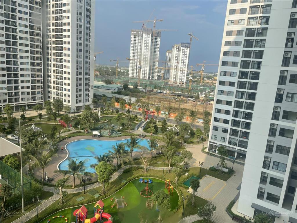 Chủ nhà gửi bán gấp căn hộ góc 3pn vinhomes grand park giá 3,2 tỷ