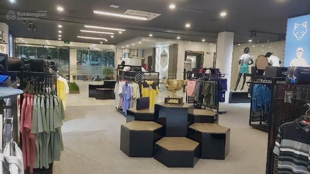 Toà văn phòng mặt phố phạm văn đồng, cầu giấy  vỉa hè thênh thang.
* 300 m2  8 tầng  145 tỷ.