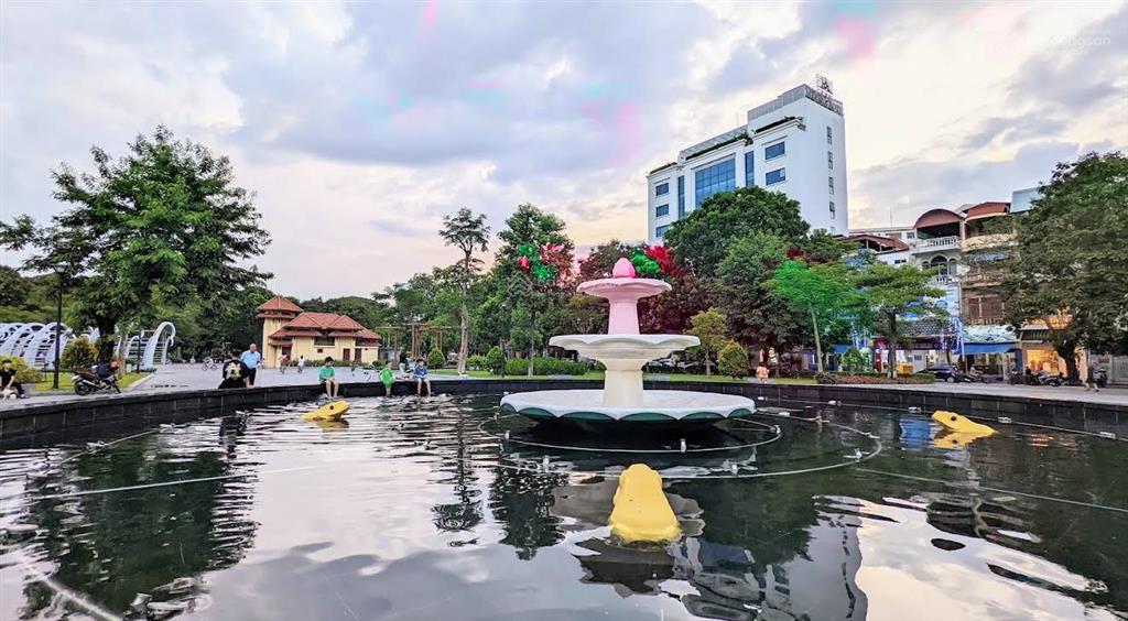 Bán khách sạn mặt phố trần phú, ngô quyền, hải phòng  300 m2  9 tầng.