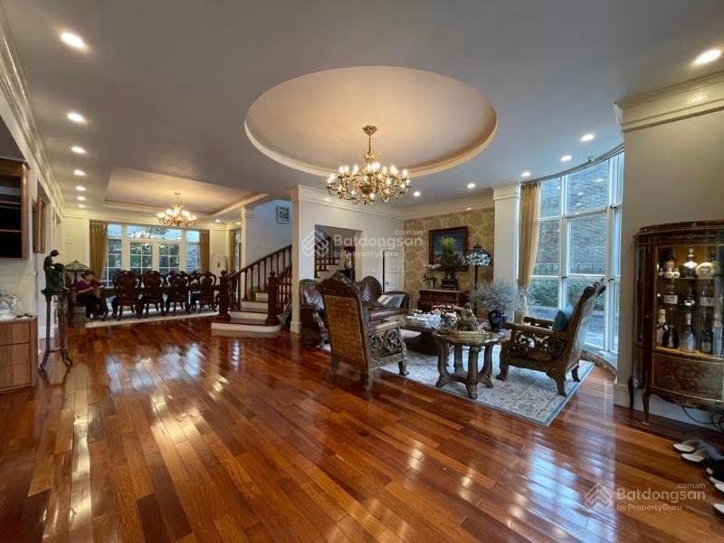 Chính chủ bán biệt thự thiết kế cao cấp view hồ 160 m²  lô góc  hiếm có  phường gia viên.