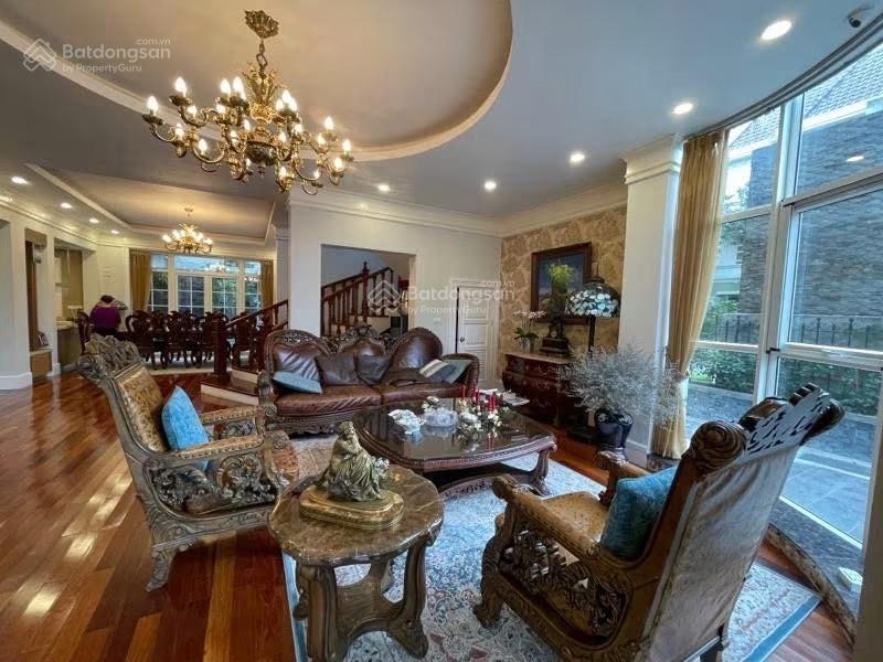 Chính chủ bán biệt thự thiết kế cao cấp view hồ 160 m²  lô góc  hiếm có  phường gia viên.