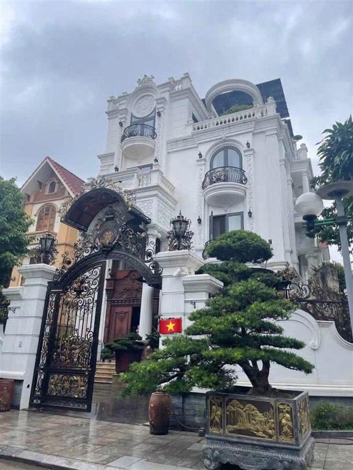 Siêu biệt thự lô góc  đông khê, gia viên, view hồ an biên.
* 180 m2  lô góc  giá 17,8 tỷ.
