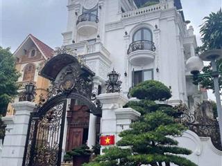 Siêu biệt thự lô góc  đông khê, gia viên, view hồ an biên.
* 180 m2  lô góc  giá 17,8 tỷ.