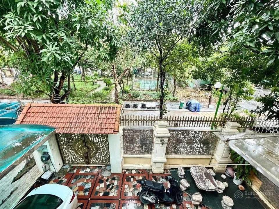 Biệt thự sân vườn siêu rẻ  trung tâm tp hải phòng, nội thất xịn * 210 m²  10m mặt tiền
