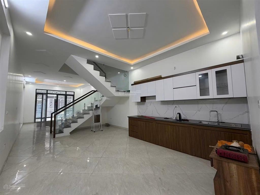 Bán nhà đường máng nước, ô tô đỗ cửa, 60 m2  4 tầng  3,65 tỷ