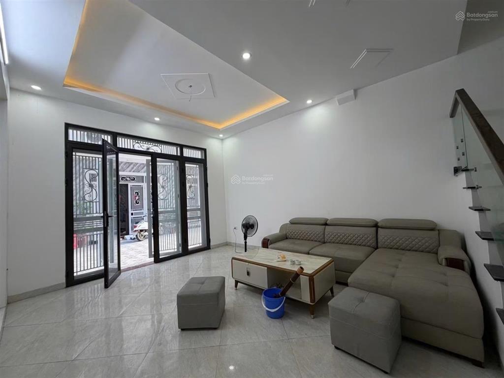 Bán nhà đường máng nước, ô tô đỗ cửa, 60 m2  4 tầng  3,65 tỷ