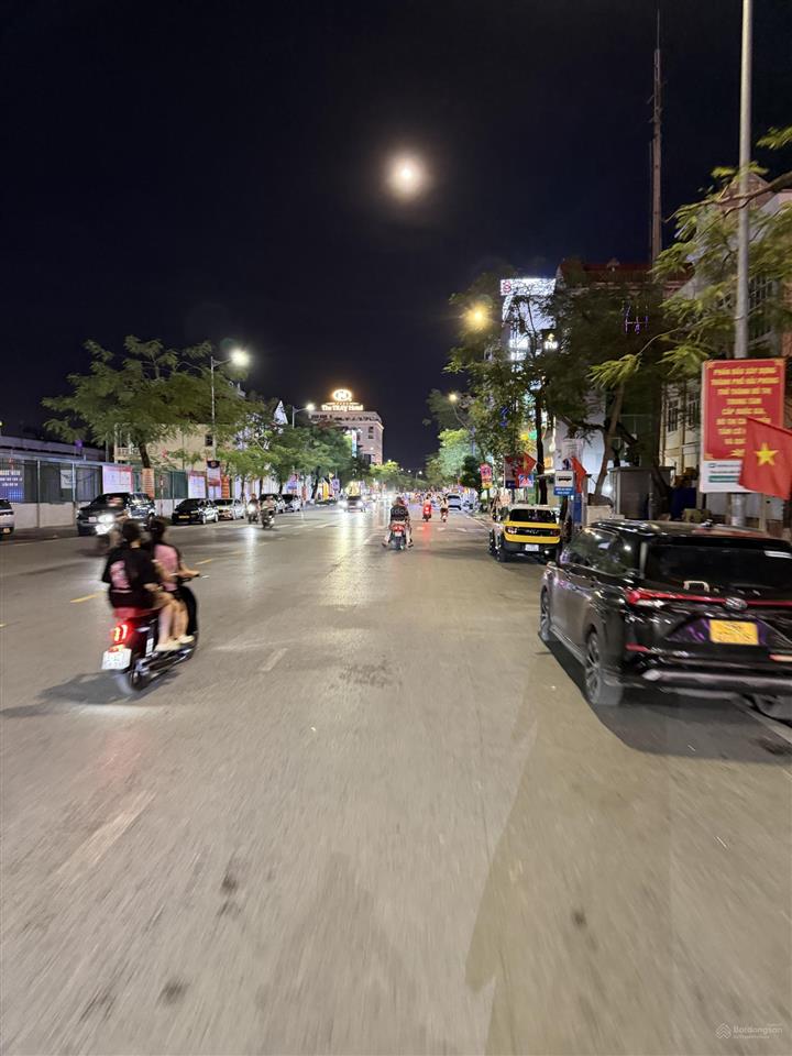 Mặt phố đoạn trần nguyên hãn, thiên lôi  380 m2  chỉ 22 tỷ (giá hời thị trường).