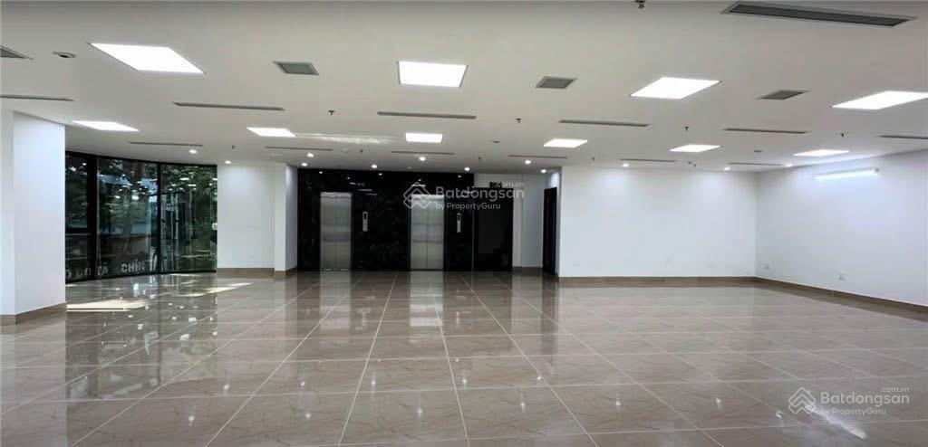 Tòa nhà mặt phố trung tâm quận cầu giấy, tây hồ, từ liêm...
* 300 m2  16,8 m mặt tiền  8 tầng.