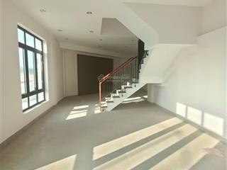 Nhà 4 tầng 100m² diện tích xây dựng 420m² tại đô thị biển bình sơn ocean park