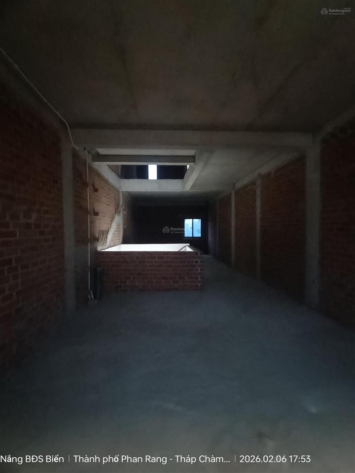 Bán liền kề 4 tầng đô thị biển bình sơn ocean park, cách biển 100m.