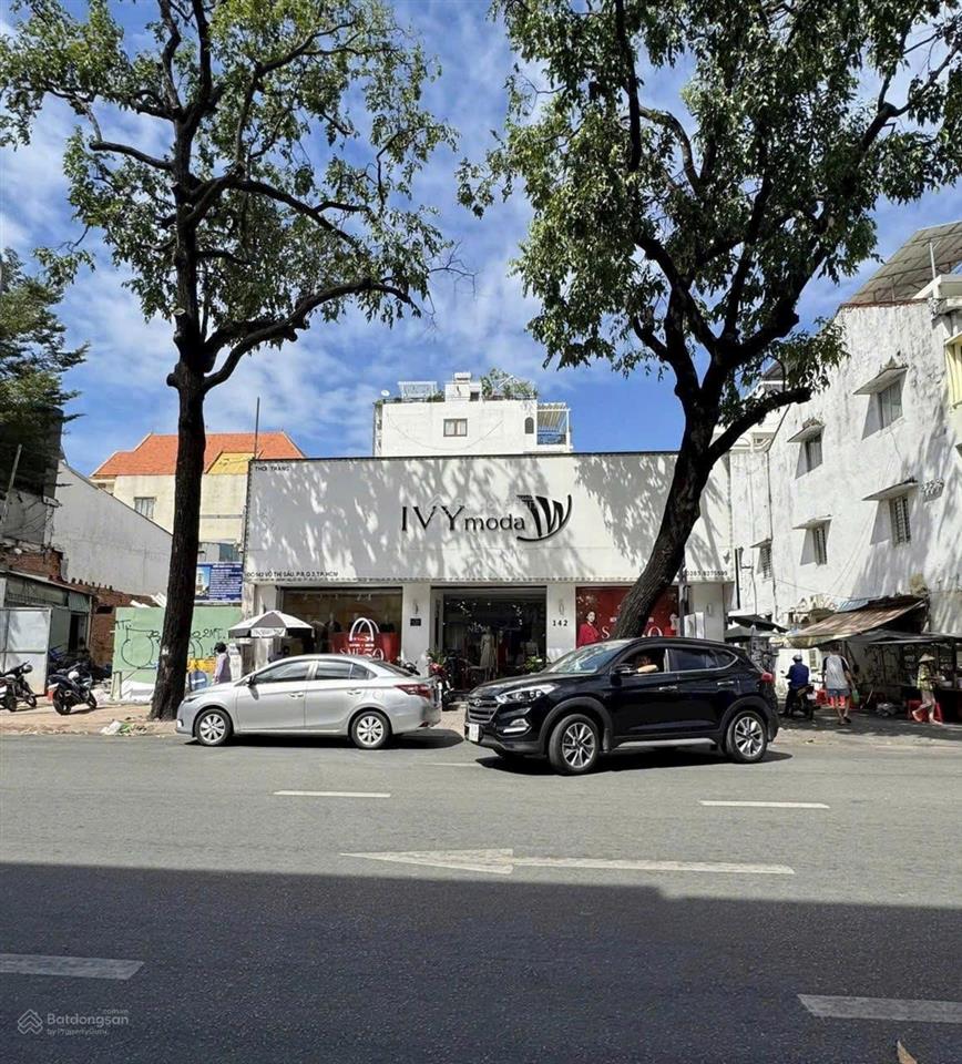 Bán nhà siêu khan hiếm mặt tiền nguyễn chí thanh  dt 18 x 40m  2 tầng  giá bán 100 tỷ tl