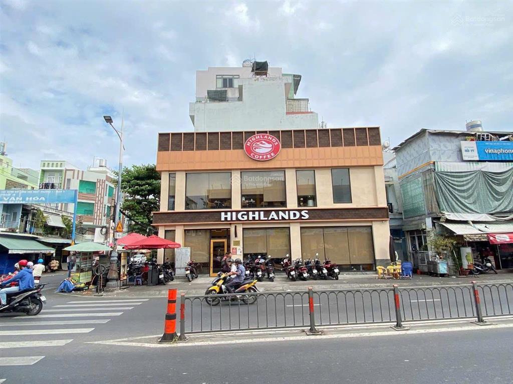 Bán nhà góc 2 mặt tiền nguyễn văn trỗi, dt 11x10m 2 lầu, hđt 80 tr/tháng  giá bán 37 tỷ tl