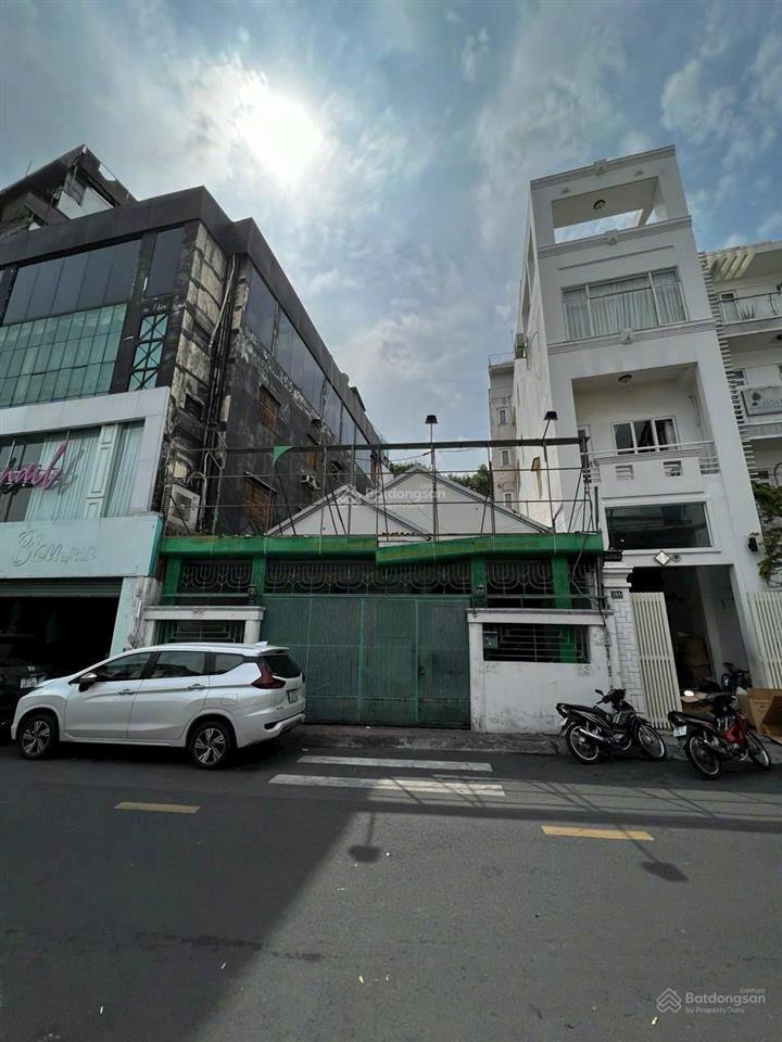 Bán nhà mặt tiền lý tự trọng  dt 12 x 22m  nhà cấp 4  giá bán 130 tỷ tl tin thật 100%