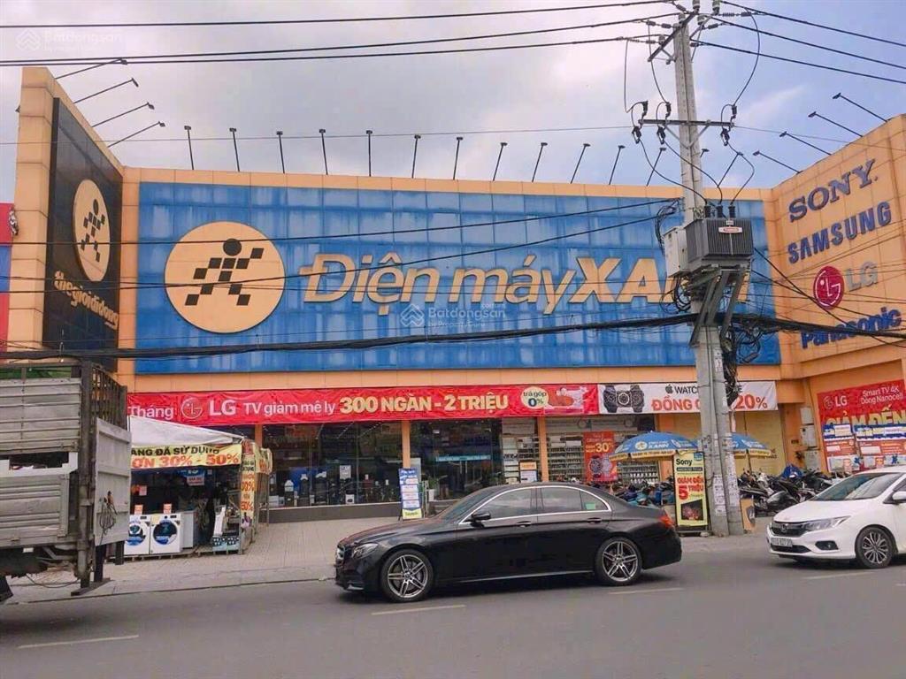 Bán nhà góc 2 mặt tiền ngay trần hưng đạo  dt 13 x 60m. cn 705m2  giá bán 320 tỷ tl