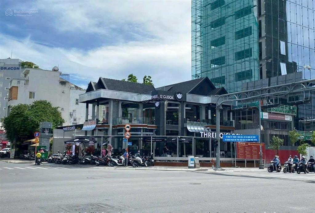 Bán nhà siêu vị trí mặt tiền nguyễn thị minh khai, dt 9x32m  2 tầng