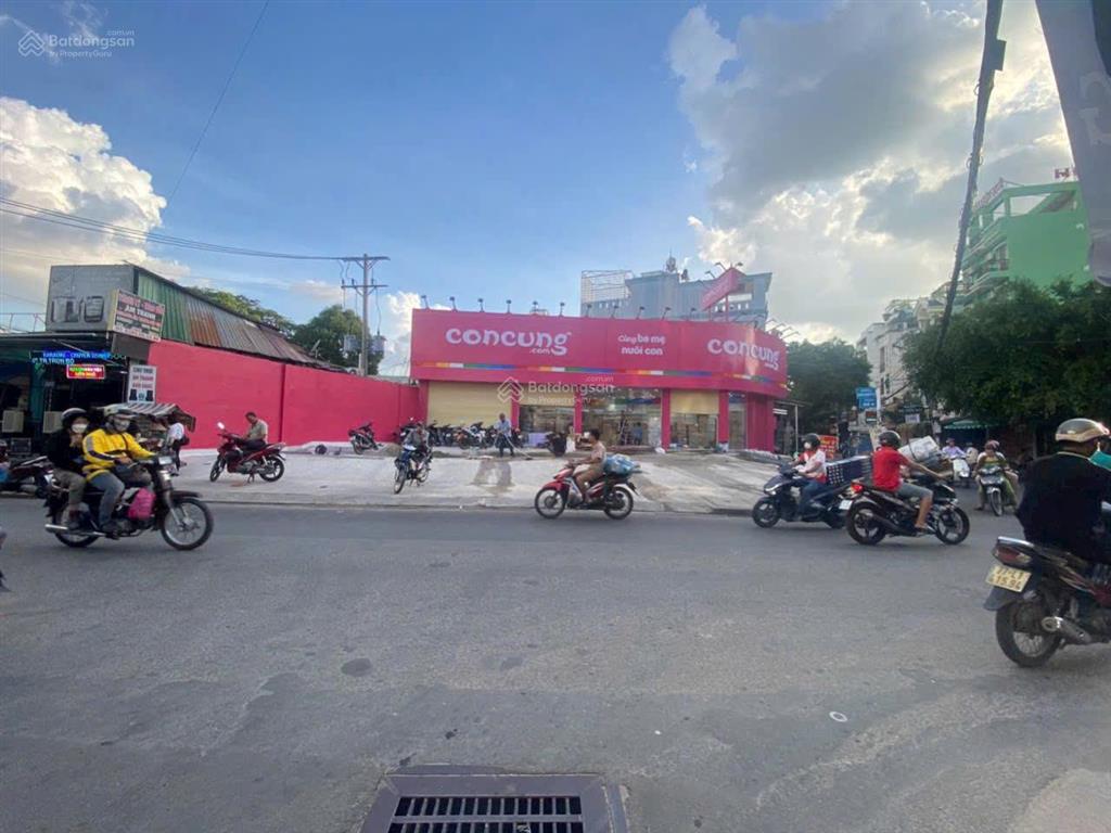 Bán nhà 2 mặt tiền phan đăng lưu  dt 15 x 60m. cn 900m²  ctxd 2 hầm + 12 tầng  giá 250 tỷ