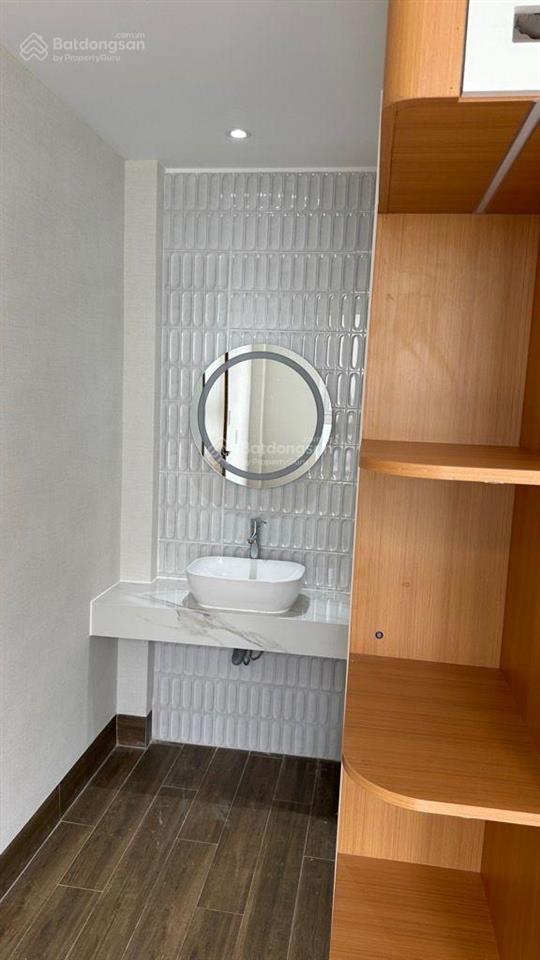 Ngay ga metro bình thái, ô tô đậu trong nhà, nhà đẹp giá 8.2 tỷ còn tl