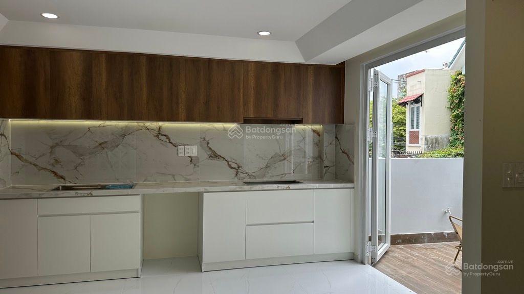 Ngay ga metro bình thái, ô tô đậu trong nhà, nhà đẹp giá 8.2 tỷ còn tl