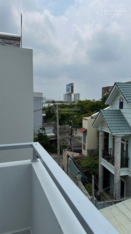 Ngay ga metro bình thái, ô tô đậu trong nhà, nhà đẹp giá 8.2 tỷ còn tl