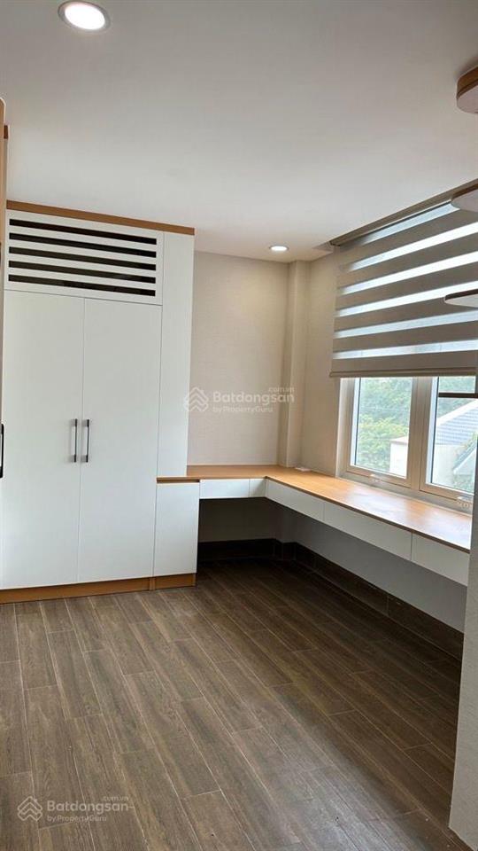 Ngay ga metro bình thái, ô tô đậu trong nhà, nhà đẹp giá 8.2 tỷ còn tl