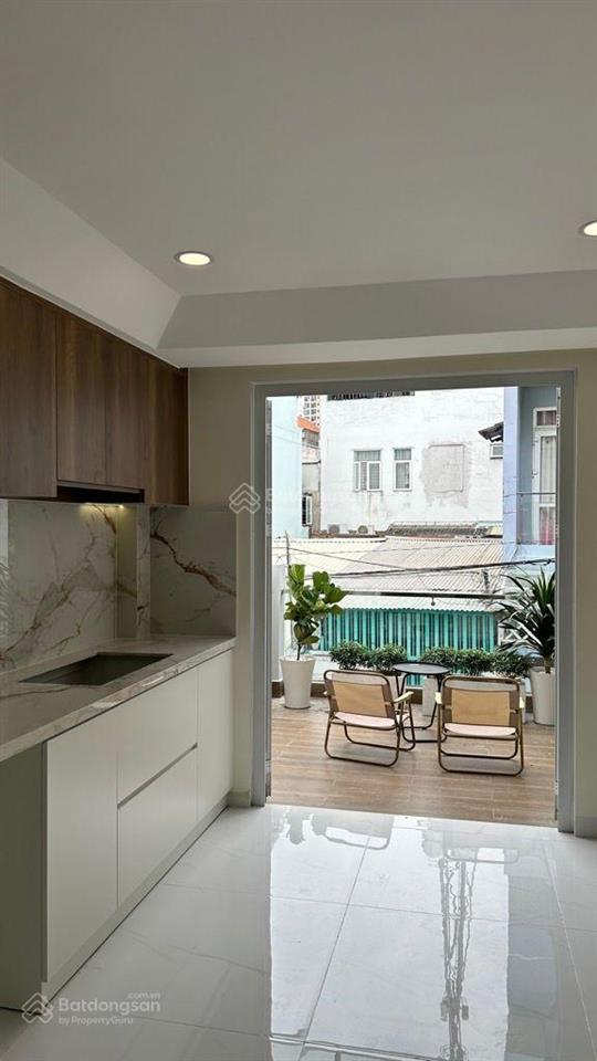 Ngay ga metro bình thái, ô tô đậu trong nhà, nhà đẹp giá 8.2 tỷ còn tl