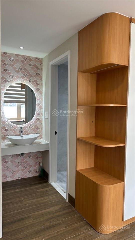 Ngay ga metro bình thái, ô tô đậu trong nhà, nhà đẹp giá 8.2 tỷ còn tl