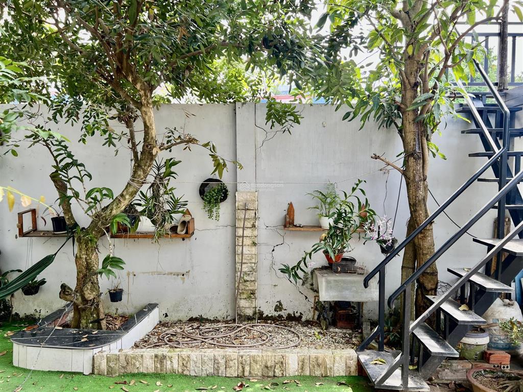 Nhà mặt tiền 9x28 m đường (826c) lê văn lương nối dài. cách nhà bè 5km. tiện kinh doanh