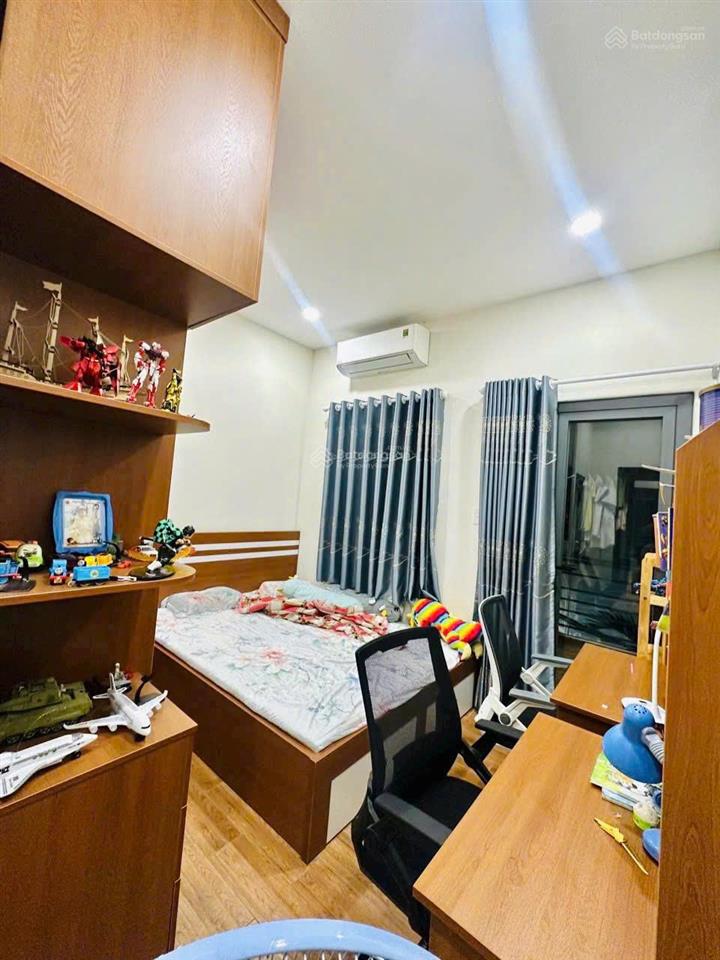 Gần chợ bà chiểu  56m2  3 tầng có sân thượng  vài bước ra mặt tiền  lê văn duyệt, bình thạnh
