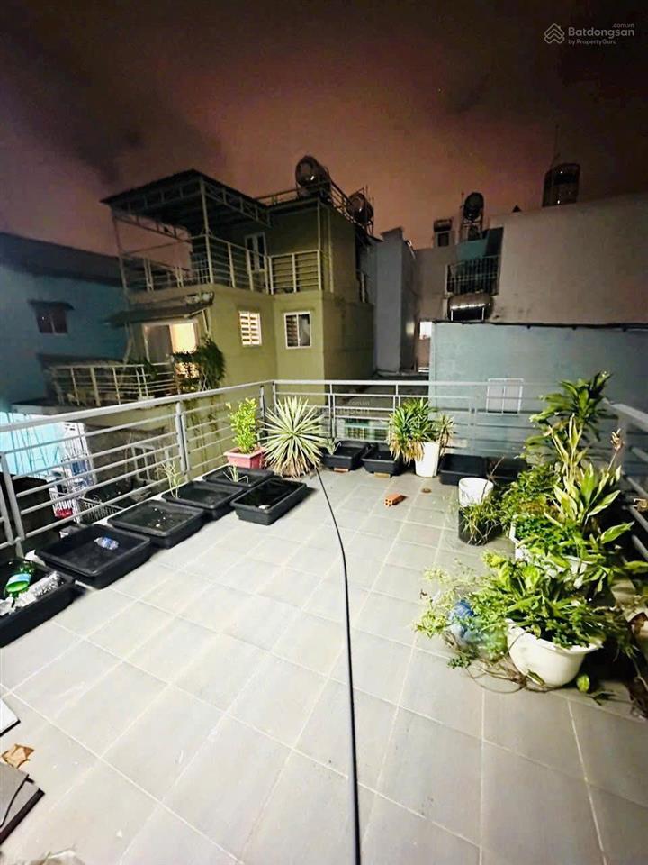 Gần chợ bà chiểu  56m2  3 tầng có sân thượng  vài bước ra mặt tiền  lê văn duyệt, bình thạnh