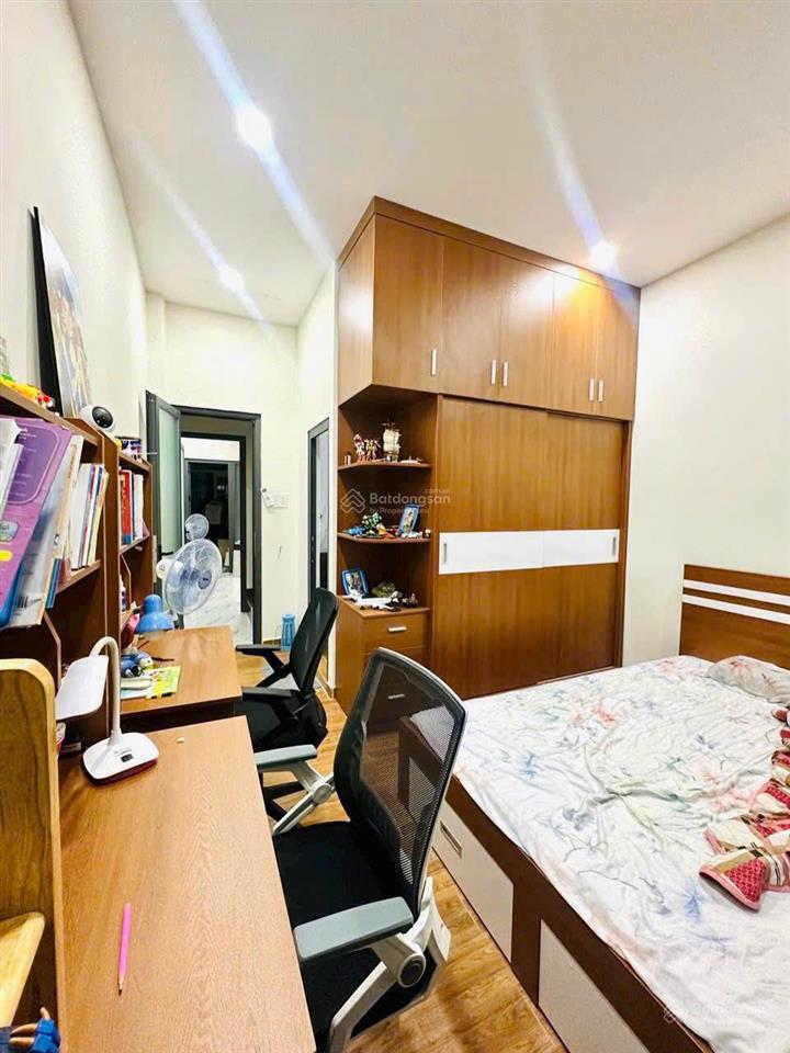 Gần chợ bà chiểu  56m2  3 tầng có sân thượng  vài bước ra mặt tiền  lê văn duyệt, bình thạnh