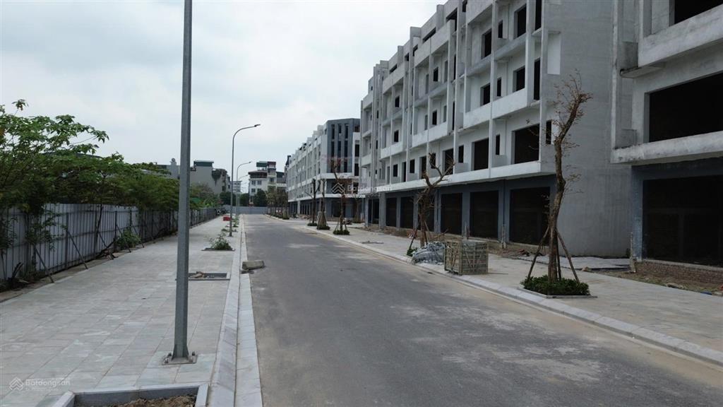 Liền kề hà nội oriental cùng vị trí, giá đang chênh 3  4 tỷ, một căn duy nhất chủ cần bán gấp