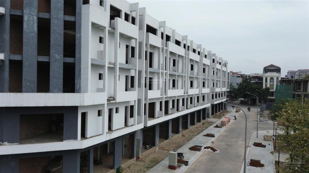 Liền kề hà nội oriental cùng vị trí, giá đang chênh 3  4 tỷ, một căn duy nhất chủ cần bán gấp