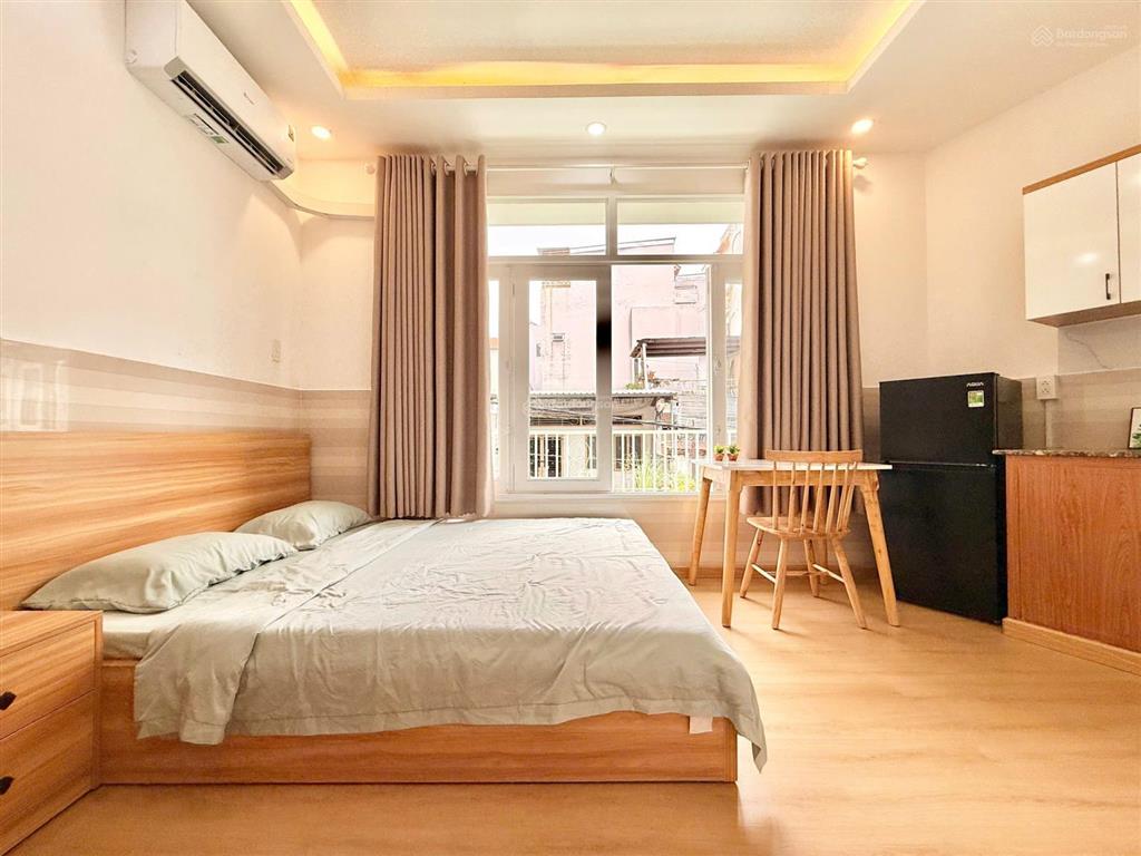 Cho thuê studio full nt, bancong nằm ngay xóm chiếu q4 gần q1,7,8 thuận tiện di chuyển