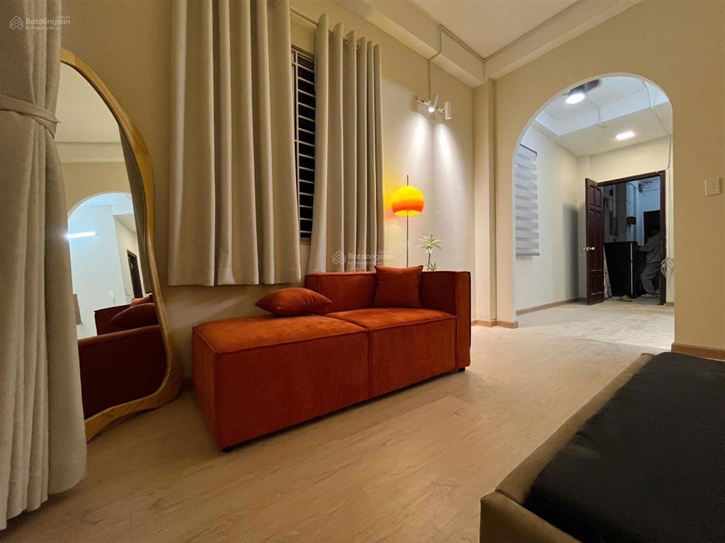 Cho thuê studio full nt, bancong nằm ngay xóm chiếu q4 gần q1,7,8 thuận tiện di chuyển