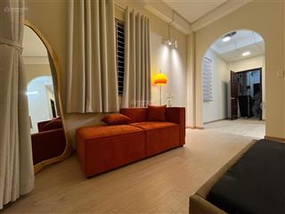 Cho thuê studio full nt, bancong nằm ngay xóm chiếu q4 gần q1,7,8 thuận tiện di chuyển