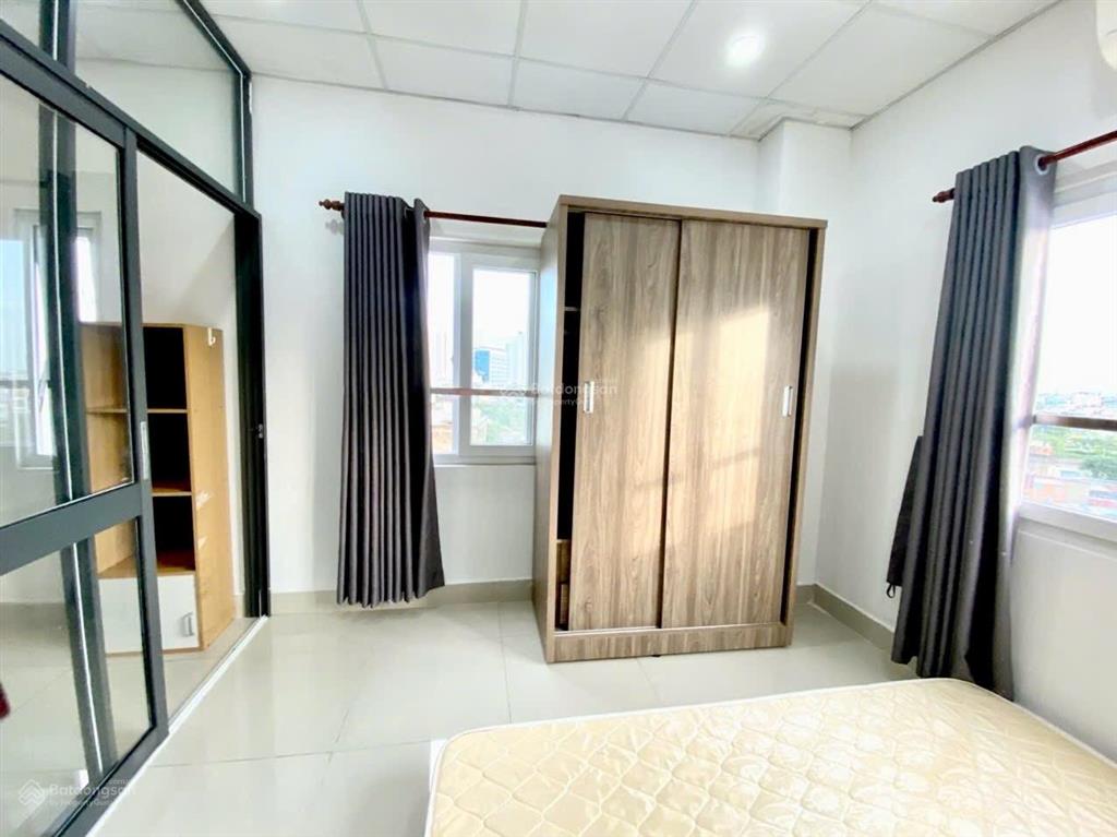 Cho thuê studio full nt, bancong nằm ngay xóm chiếu q4 gần q1,7,8 thuận tiện di chuyển