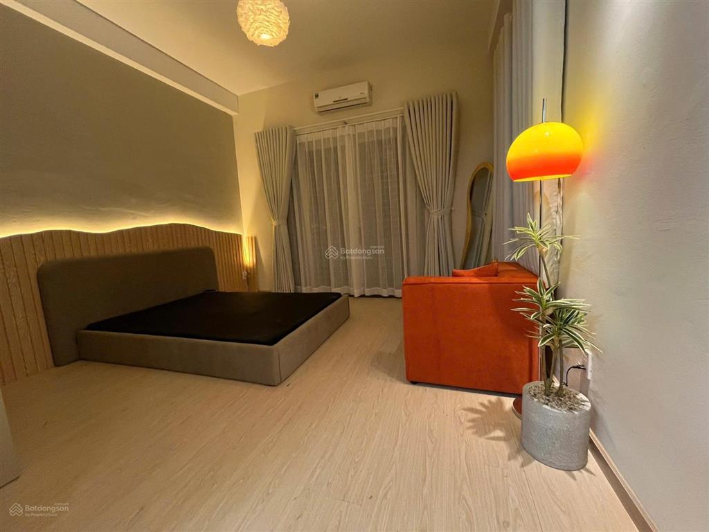 Cho thuê studio full nt, bancong nằm ngay xóm chiếu q4 gần q1,7,8 thuận tiện di chuyển