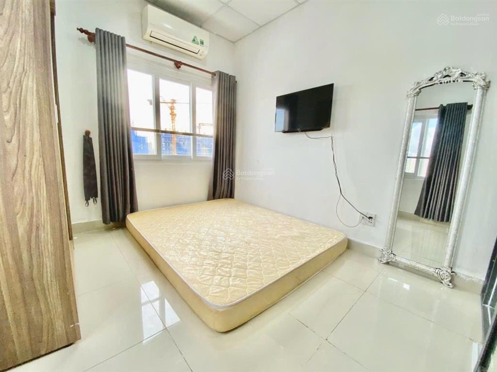 Cho thuê studio full nt, bancong nằm ngay xóm chiếu q4 gần q1,7,8 thuận tiện di chuyển