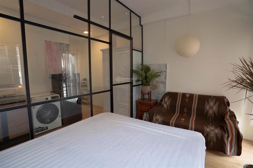 Cho thuê studio full nt nằm ngay trung tâm q4, chỉ 5p qua q1,7,8 gần trung tâm thương mại,nhà hàng