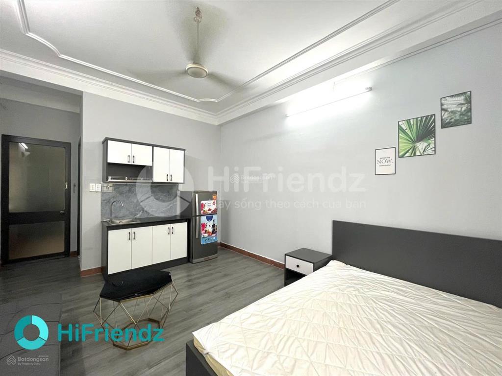 Cho thuê chdv nằm ngay trung tâm quận 4, máy giặt riêng, full nt, thuận tiện qua quận 1, quận 7