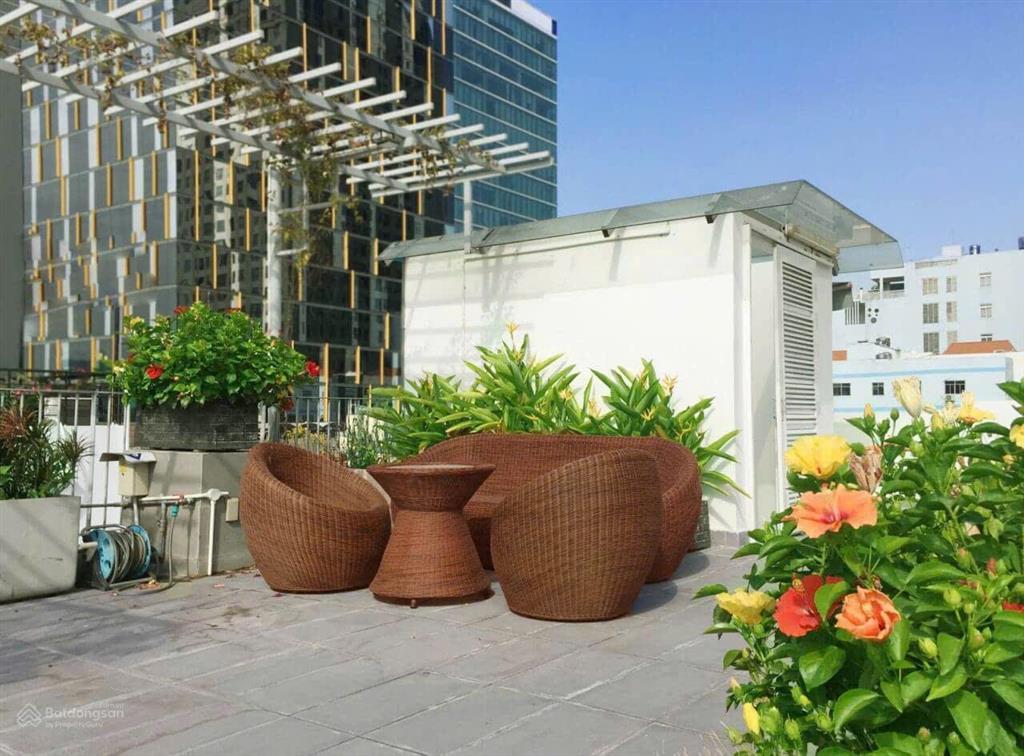 Cho thuê chdv nằm ngay trung tâm quận 4, máy giặt riêng, full nt, thuận tiện qua quận 1, quận 7