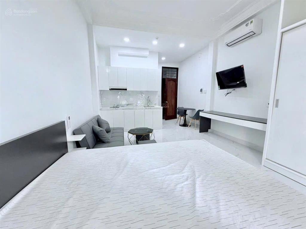 Cho thuê chdv full nt,ban công trung tâm q4 thuận tiện di chuyển qua q1,7,8, gần nhiều tiện ích