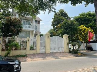 Ngộp nặng! biệt thự 368m2 góc 2 mặt tiền, đối diện công viên chỉ 31 tỷ