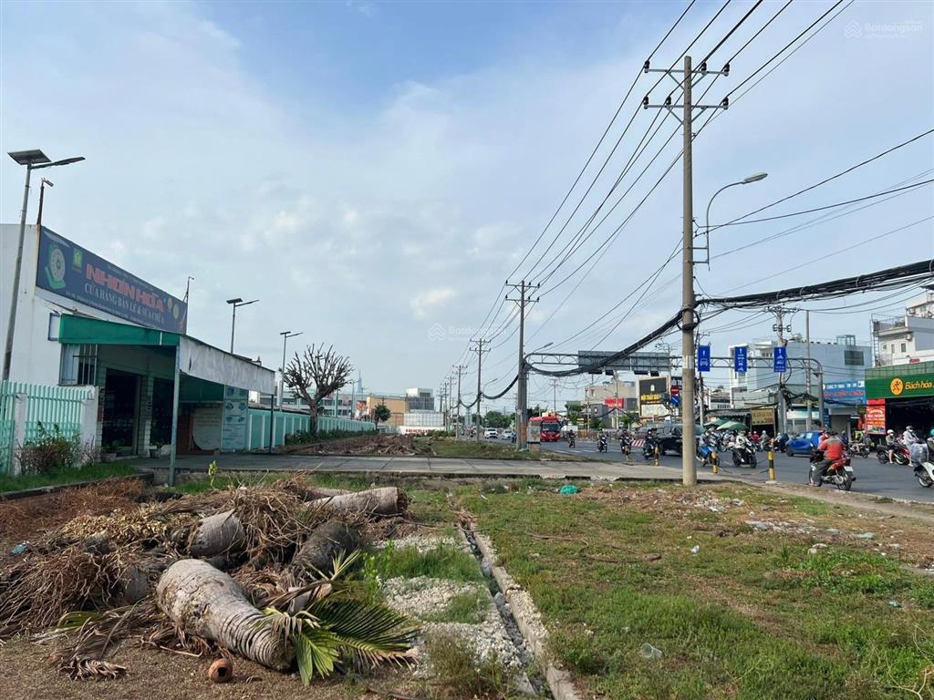 Bán lô đất 8mx40m 28 tỷ mặt tiền ql13, hiệp bình phước đang có hđ thuê 50 triệu