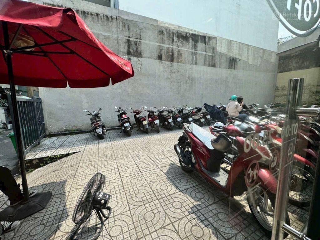 Lô góc 2 mặt tiền ngay trung tâm đỗ xuân hợp, vị trí vip kinh doanh đỉnh, thu nhập 120 triệu/th
