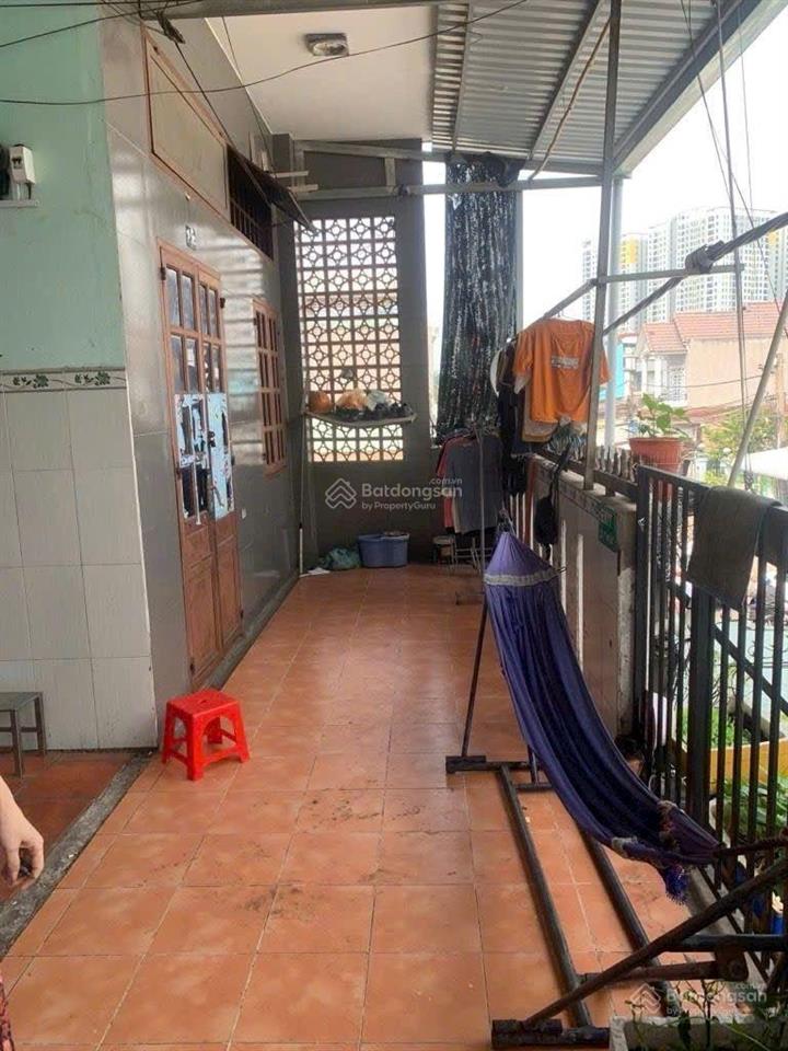 *** bán dãy trọ ngay kcn sóng thần, đường 11, dt 300 m2  2 kí ốt + 34 p trọ, thu nhập 50tr/tháng