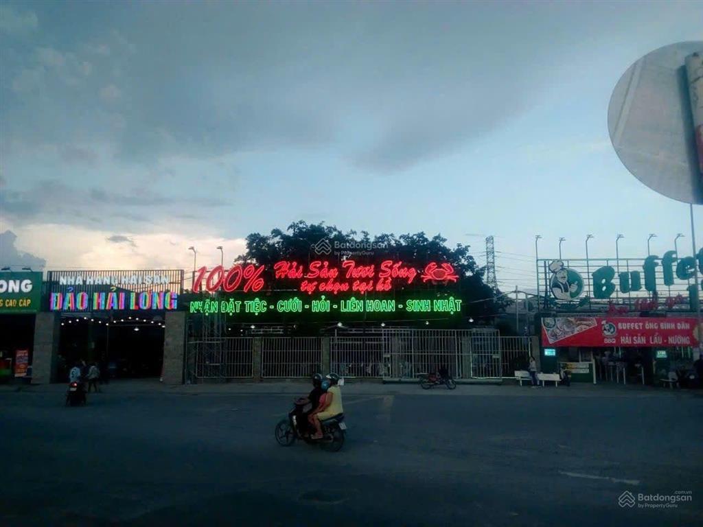 Bán mặt tiền ngang 50m, nguyễn hữu thọ, ngay đầu cao tốc long thành  bến lức (đoạn nguyễn văn tạo)