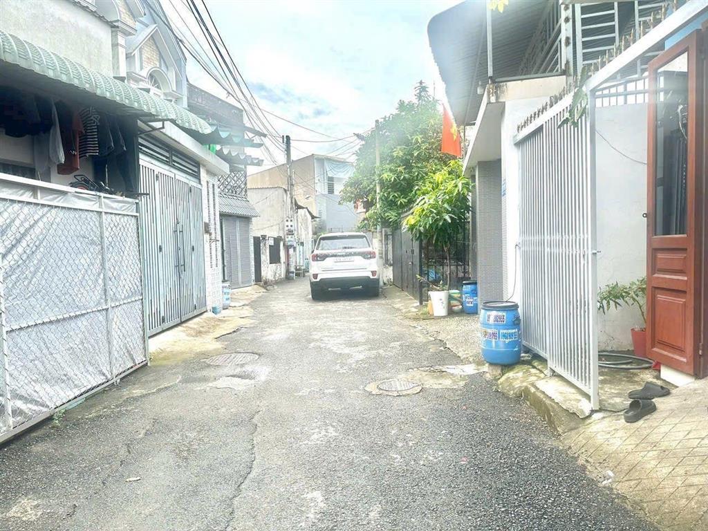 Bán dãy trọ 257m2, dĩ an bình dương, cách siêu thị go chỉ 5 phút, thu nhập 25tr/tháng