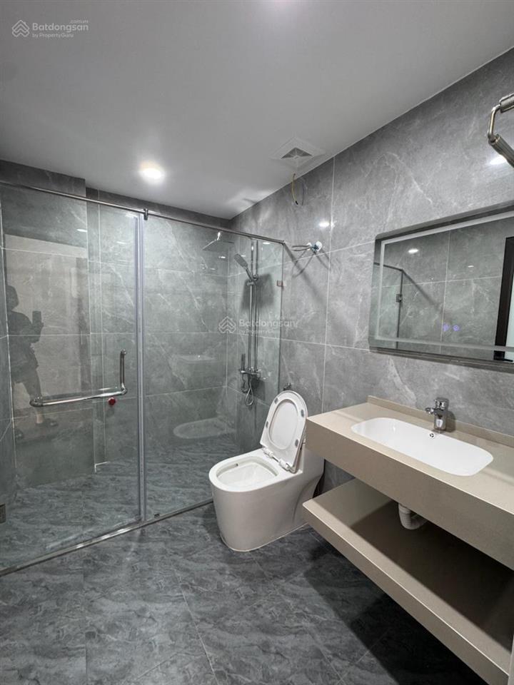 Bán gấp nhà riêng 45m2 tại chu huy mân, 9,9 tỷ, 5pn, 4wc, hướng đông nam, đẹp, tiện ích